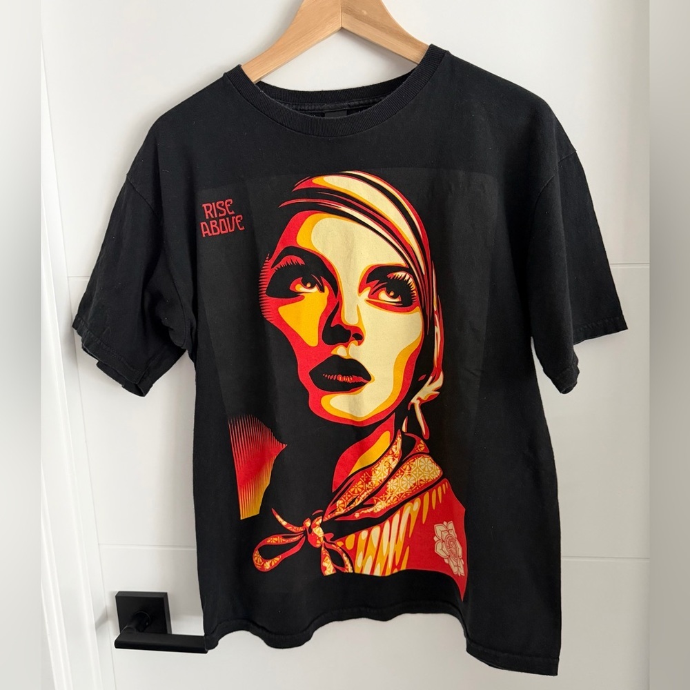 Obey: Graphic T-Shirt (ptp approx 20.5in) -Size Medium